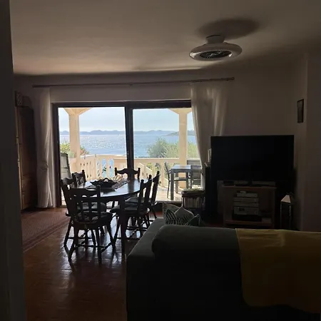 Big Family House With Access Ždrelac