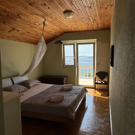 Big Family House With Access * Ždrelac