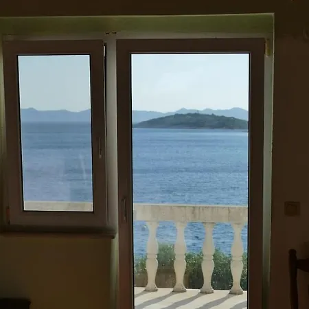 Big Family House With Access Ždrelac
