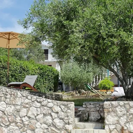 Big Family House With Access Ždrelac